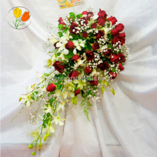 Ramo de orquidea y rosa baby