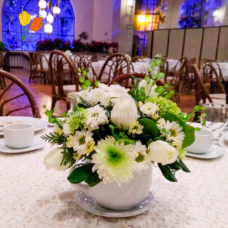 Taza de ceramica con flores