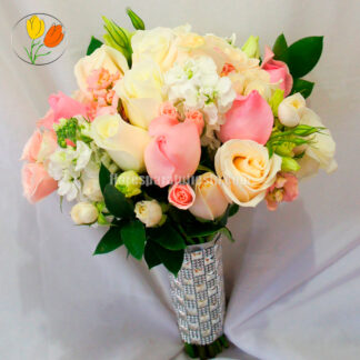 Ramo con matiola rosa y lisianthus