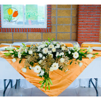 Rosas lilis y gerberas